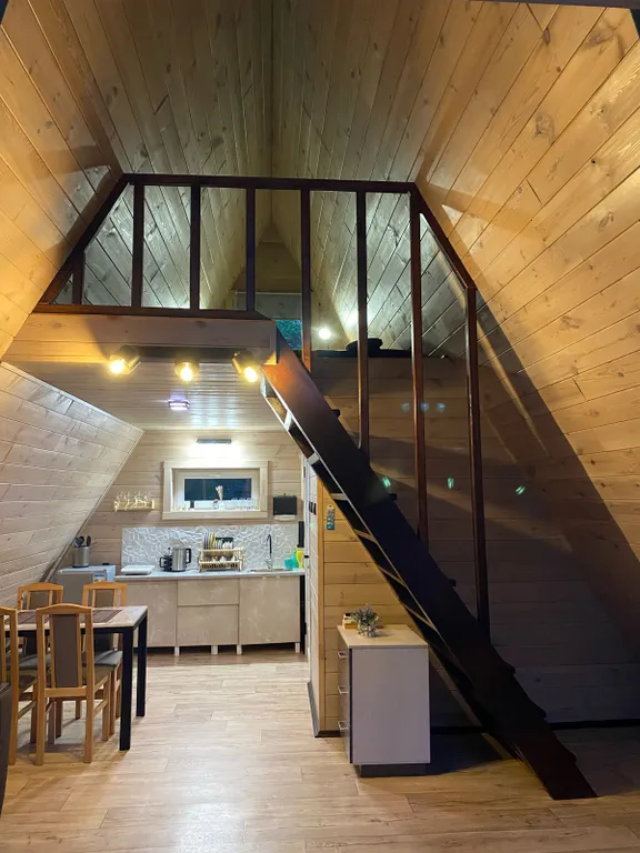 Стильный новый a-frame домик