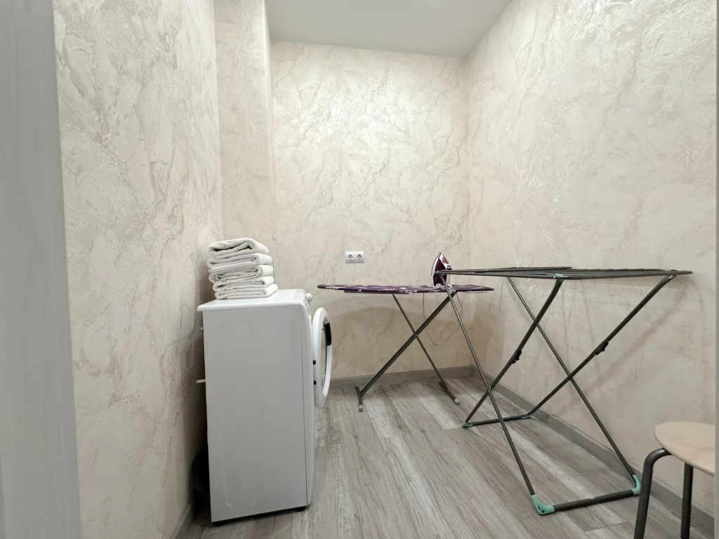 Просторная и стильная квартира у новой набережной