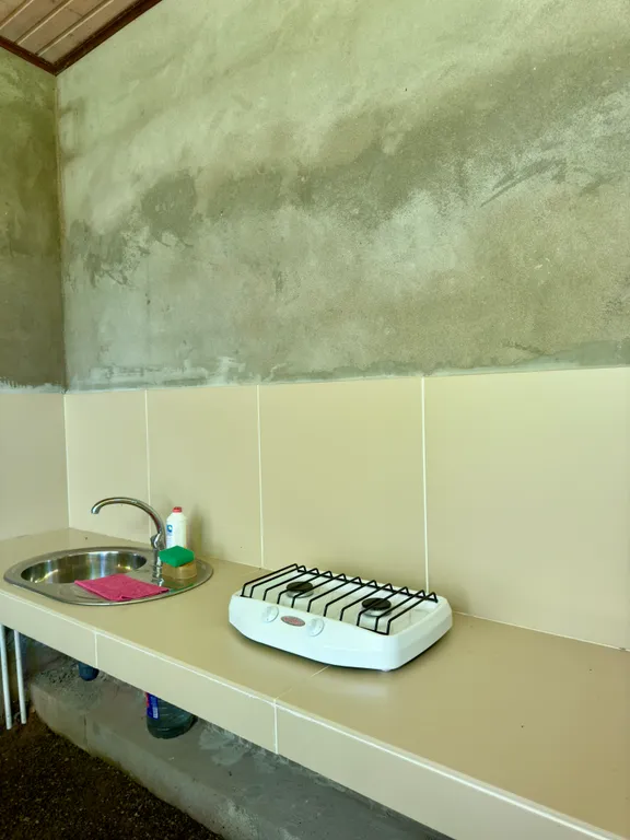 Уютный домик у моря в единственном лиановом лесу в России