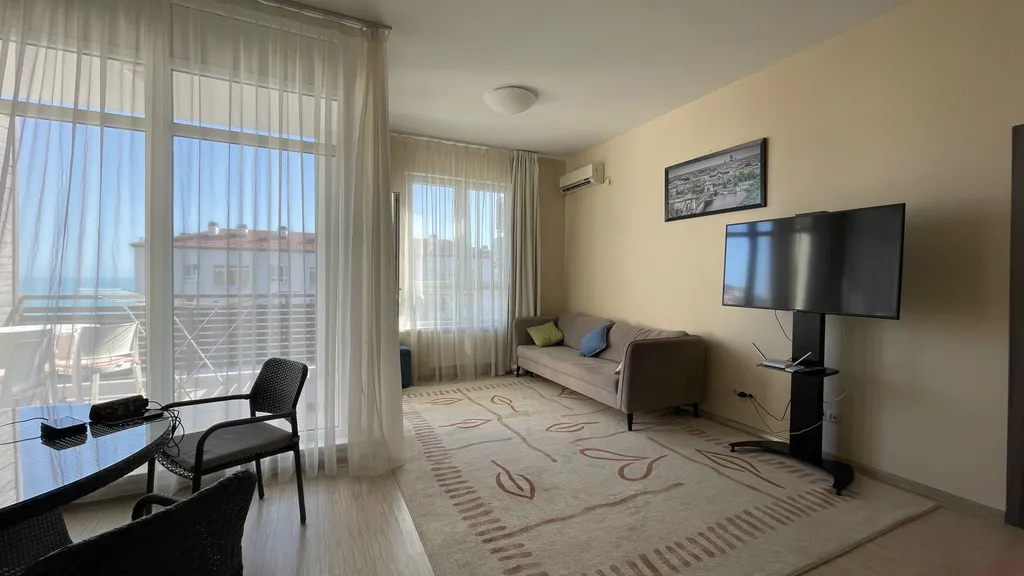 Двухкомнатный пентхаус с видом на море