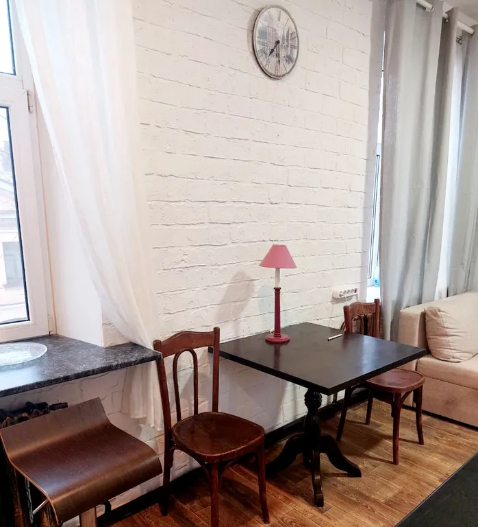 Дом на Скале возле Усадьбы Бюргера