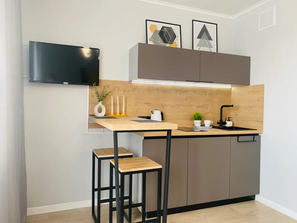 Студия с потрясающей панорамой набережной у ТРК Родник