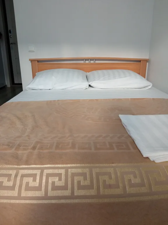 Уютная студия с видом на горы с бассейном