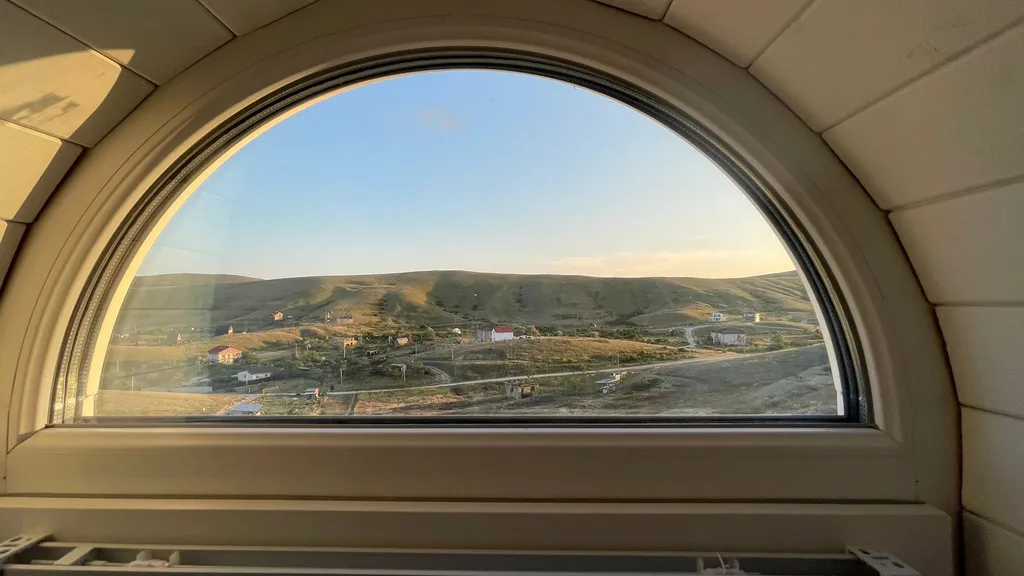 Купольный дом с видом на горы и море