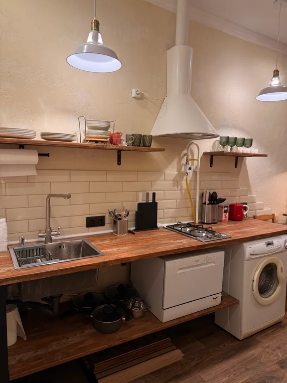 Новенькая ретро-лофт двушка в самом центре