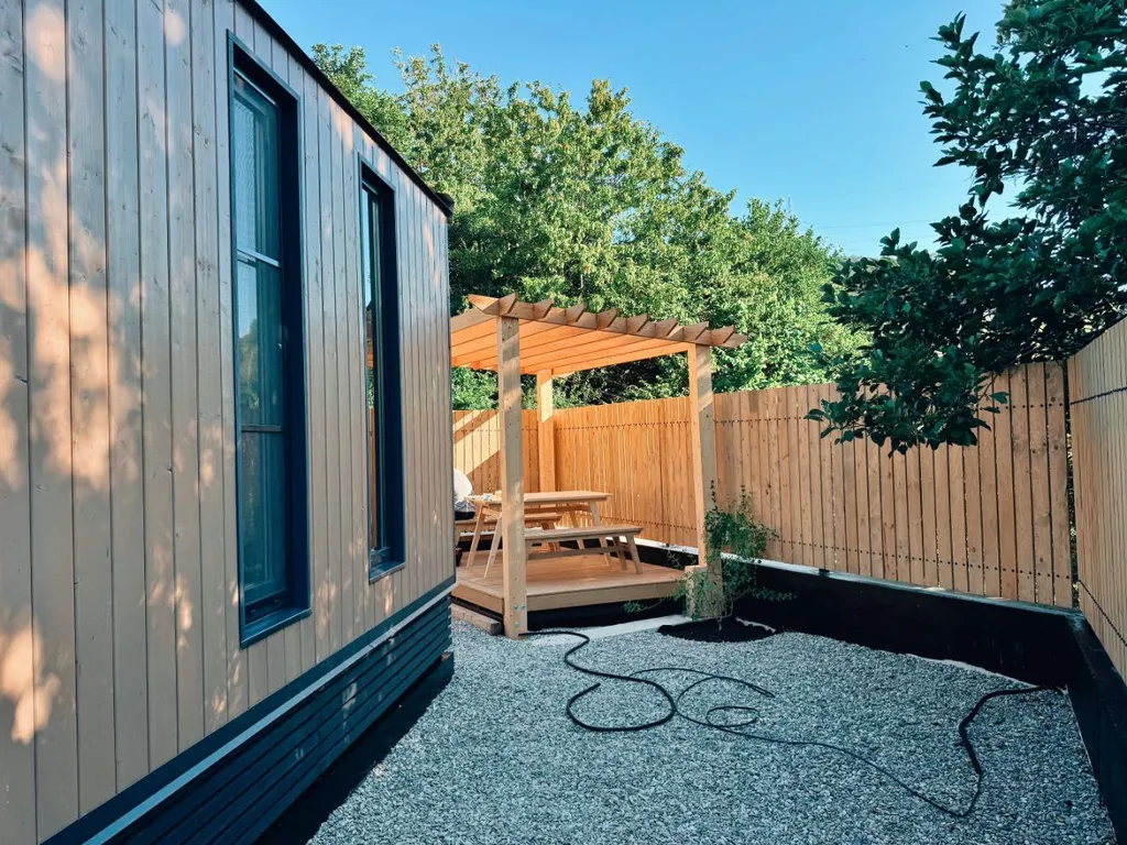 Дом Тишина в горах с горячей купелью на берегу живописной реки