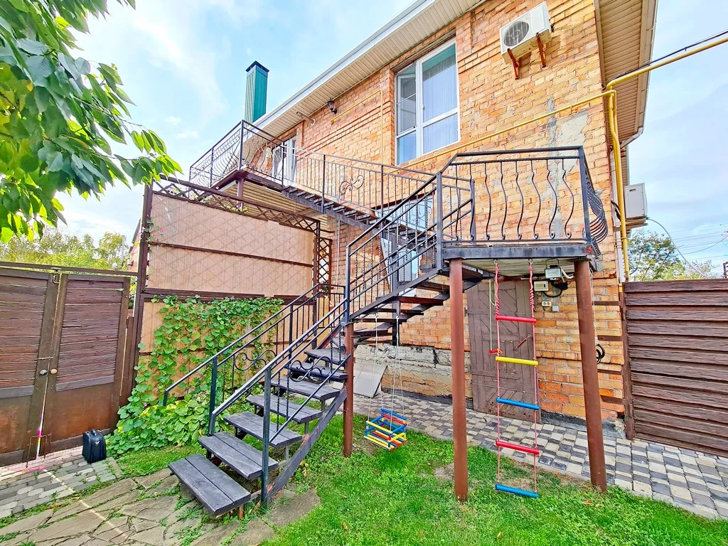 Коттедж у моря, детская площадка, бассейн,  костровая чаша, баттут.