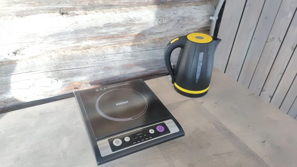 Коттедж Дом на берегу реки с камином и баней — Сясьстрой