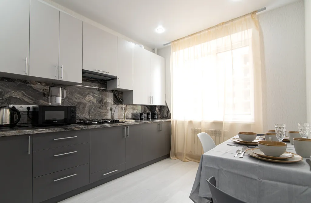 Луна в новом районе города