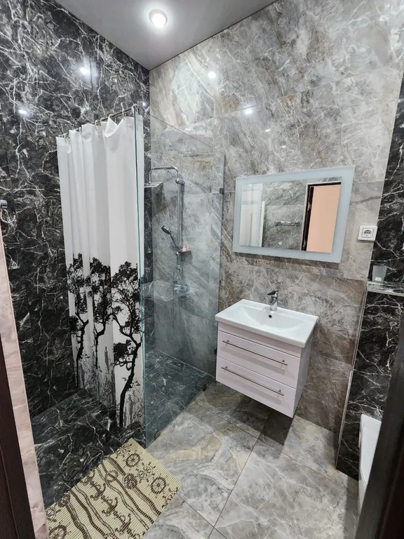 Luxury Spasious 1 bedroom By Republic Square, Amazing View