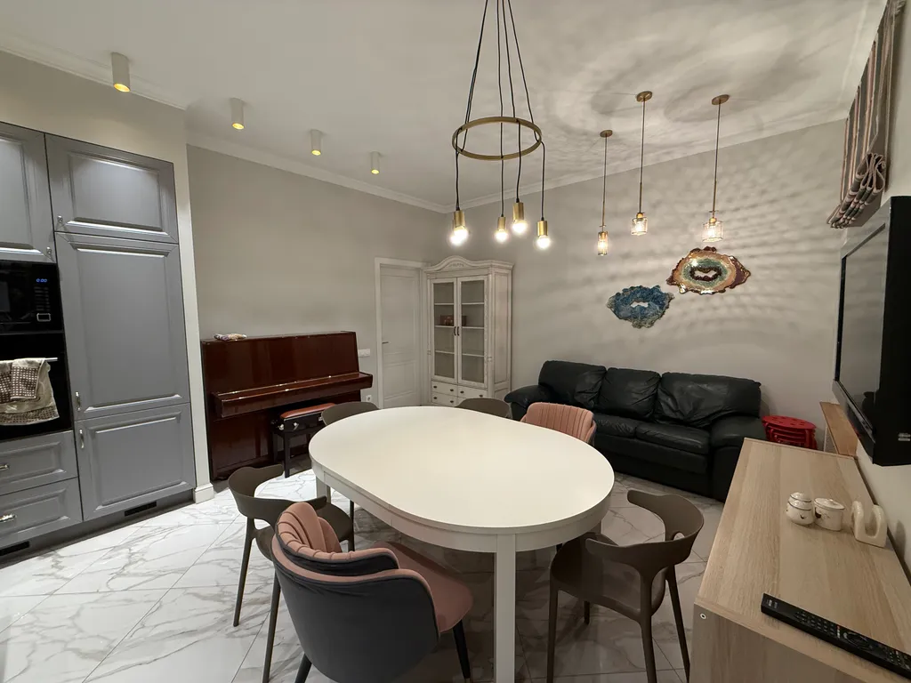 Квартира Квартира Просторная двушка (86 м2) в двух шагах от Исаакия! До 6 гостей — Санкт-Петербург