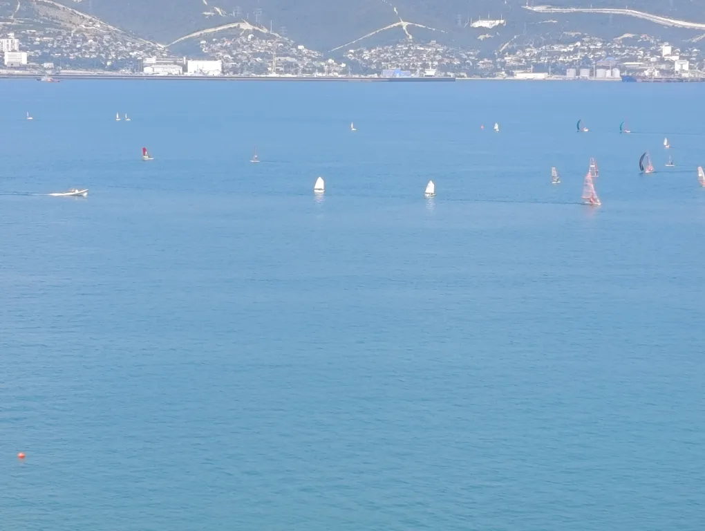 Современная 2-я большая квартира прямо на набережной с пляжем у дома