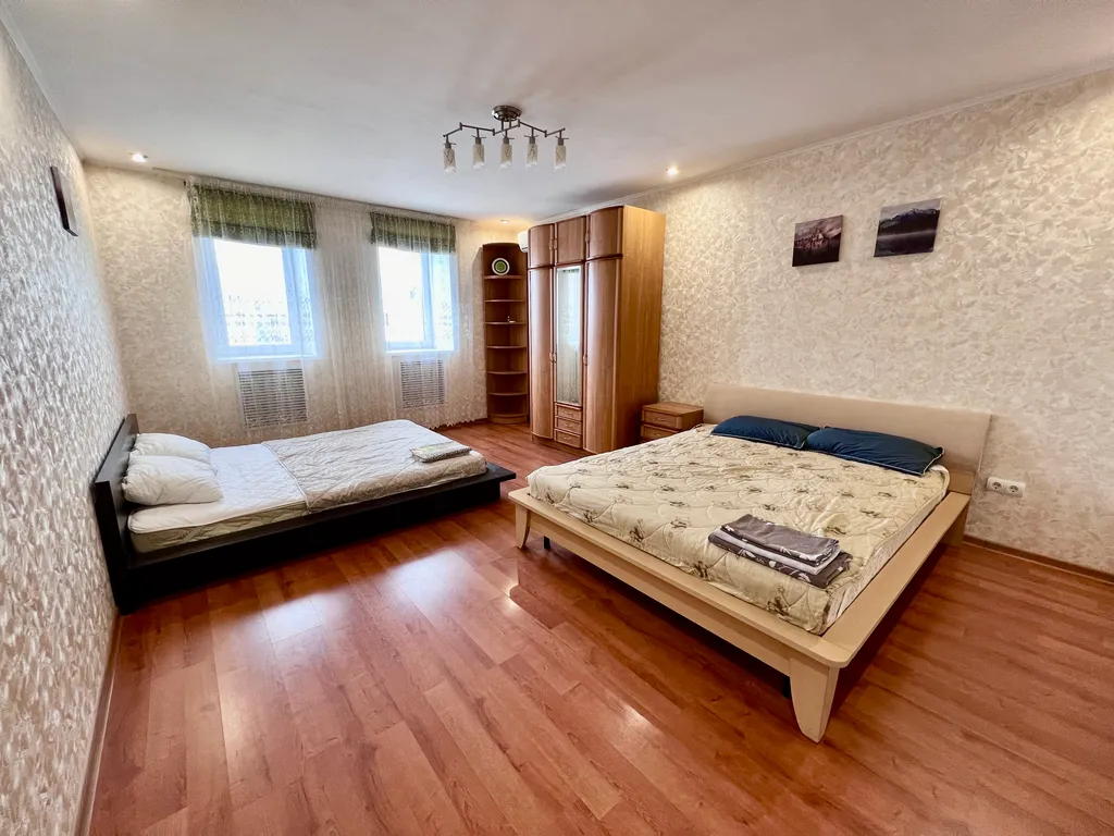 Квартира Квартира для большой семьи в центре с видом на кремль+паркинг и сауна — Казань