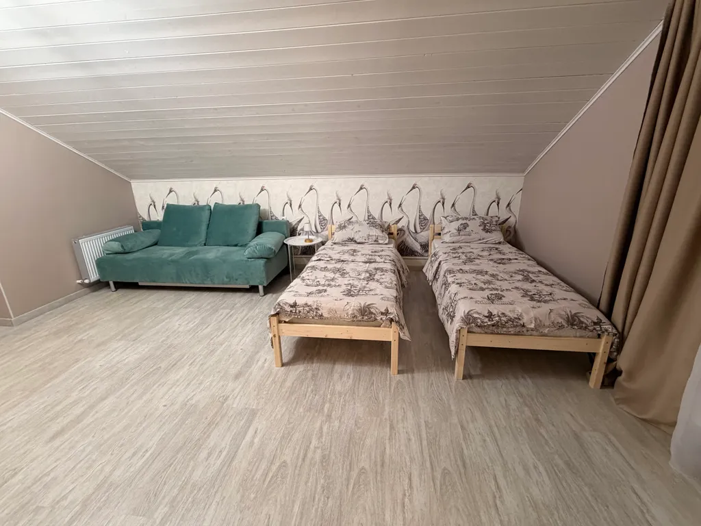 Дом в современном русском стиле рядом с монастырем