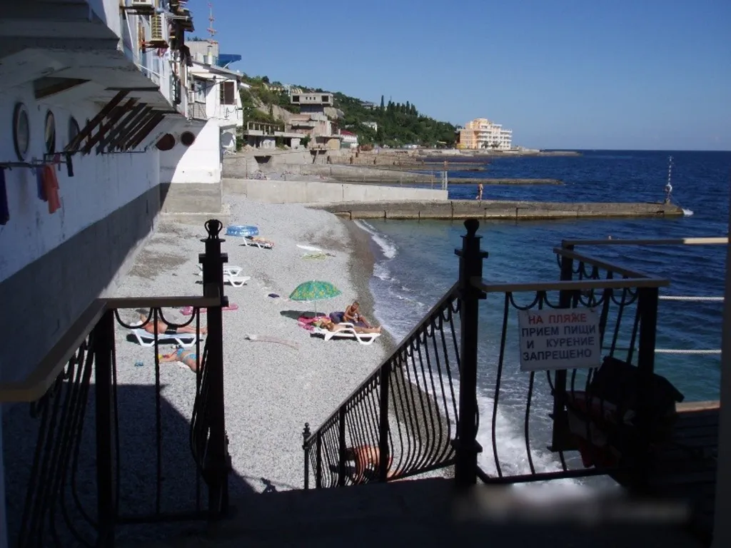 Квартира Эллинг у моря со своим пляжем — аренда посуточно в Отрадное