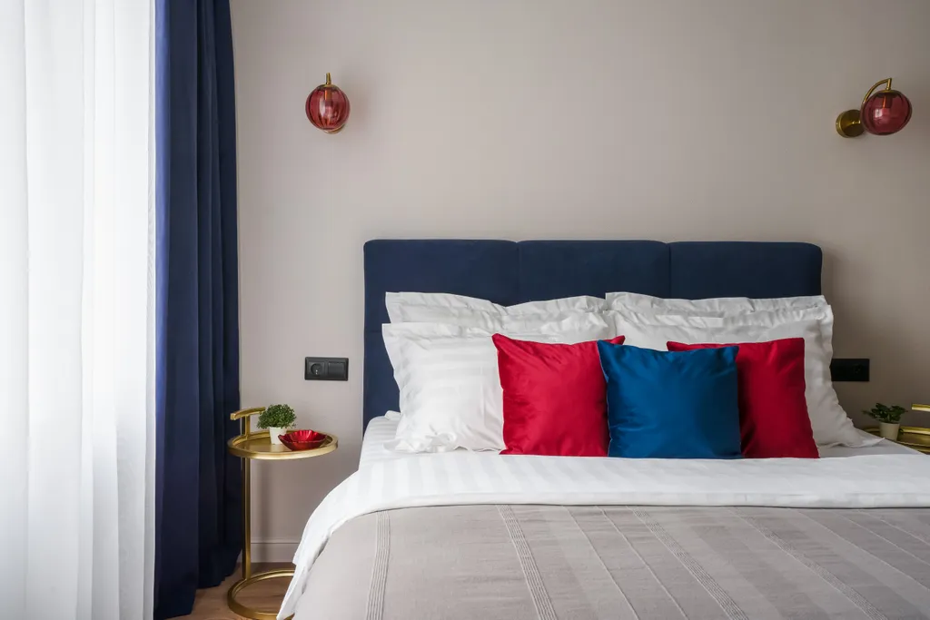 Синяя студия у моря