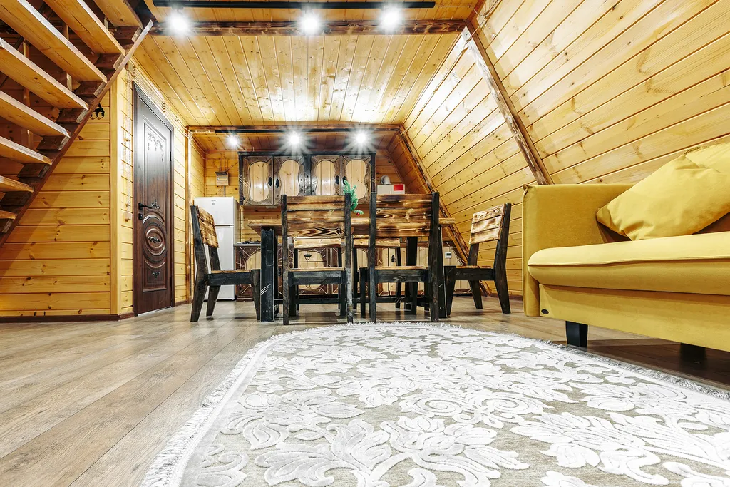 Коттедж в лесу с бассейном