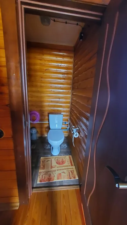 Дом с видом на озеро Волго