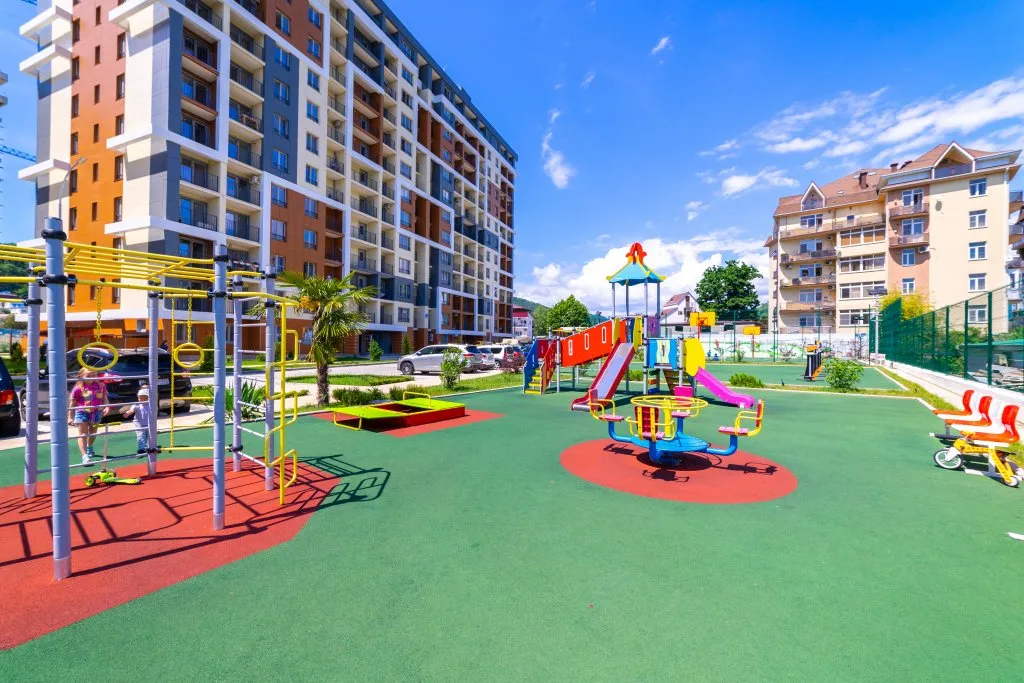 Студия с завораживающим видом и летним бассейном