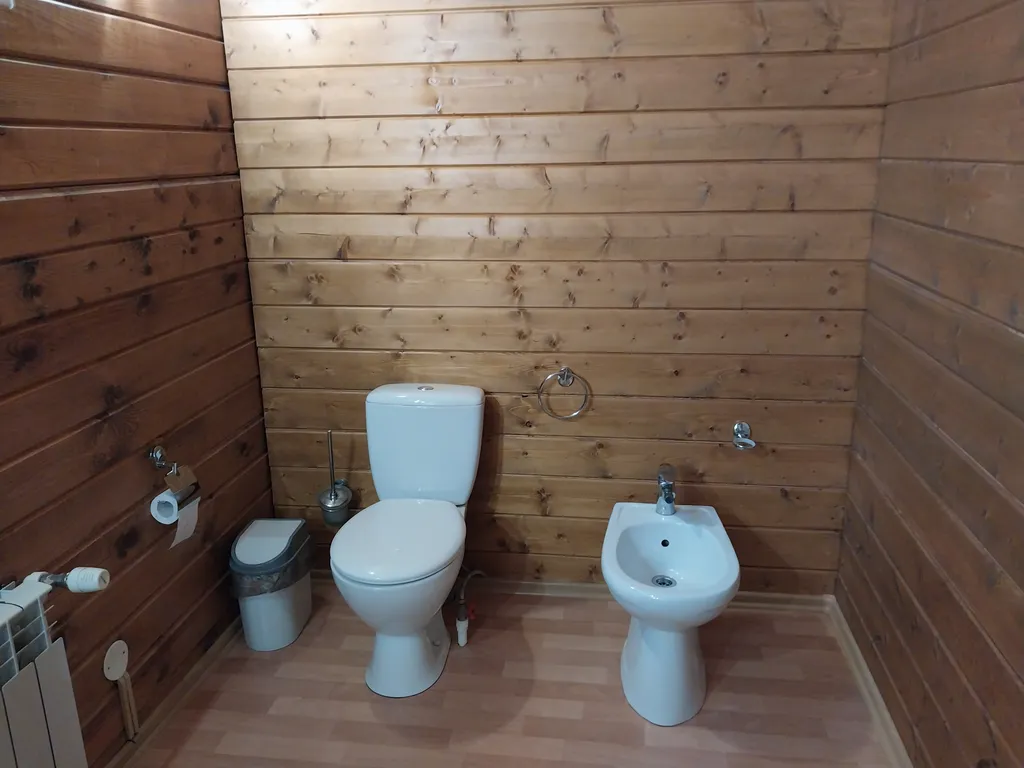 Коттедж-дуплекс на берегу озера Глубокое