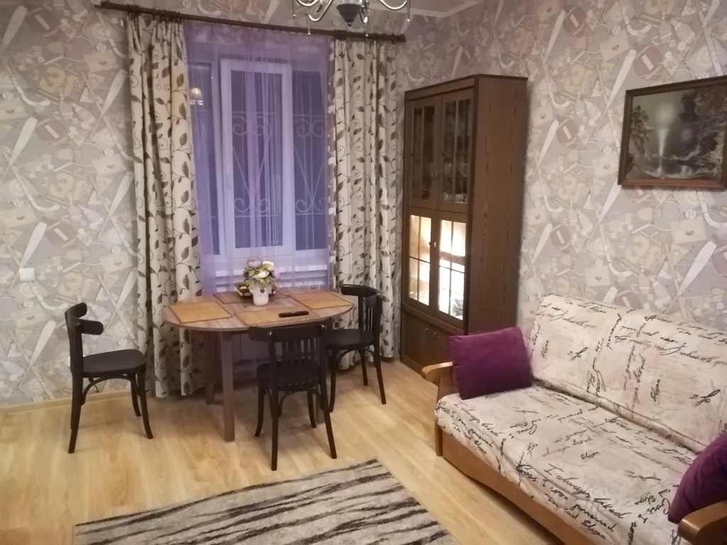 Уютная квартира в тихом центре — аренда посуточно в Псков