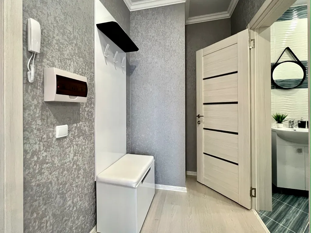 Новая однокомнатная квартира в изумрудном цвете