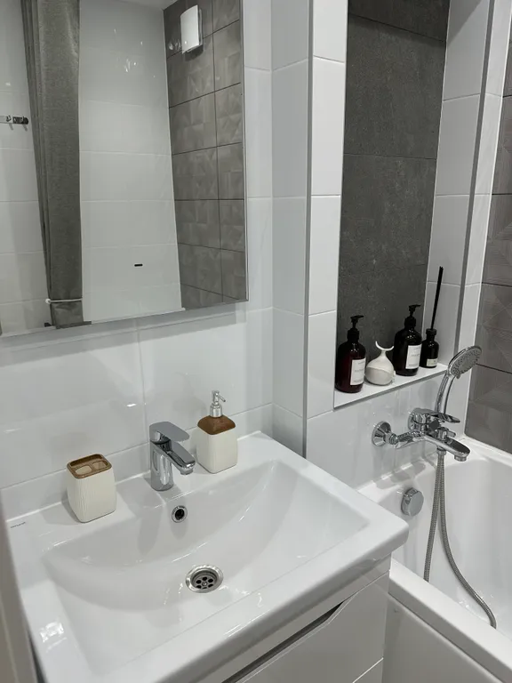 Современная квартира у вокзала с кондиционером