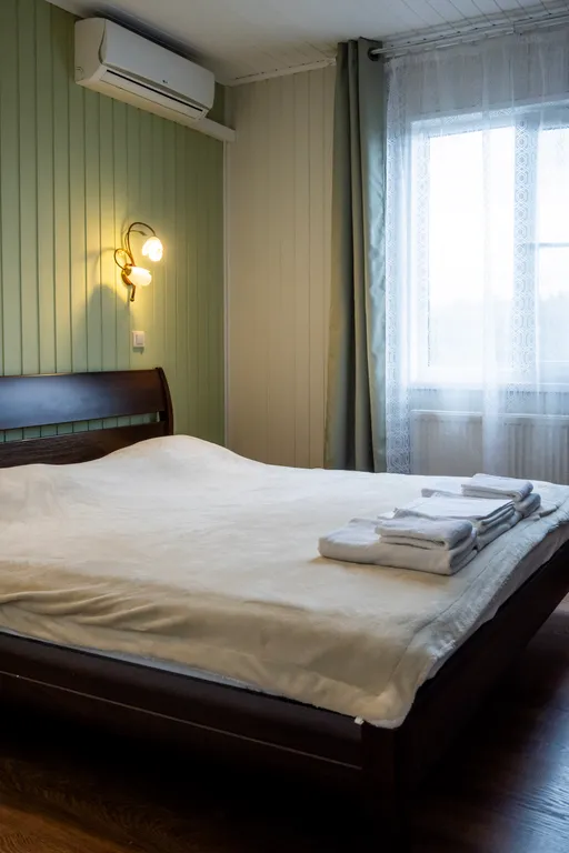 Коттедж на первой береговой линии с шикарным панорамным видом на озеро