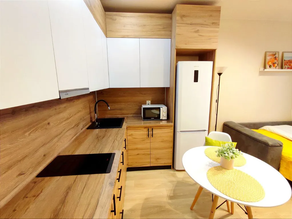 Красивая и уютная студия рядом с ТРЦ "Аквамолл"