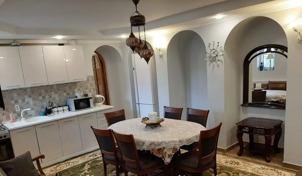 Домик с беседкой