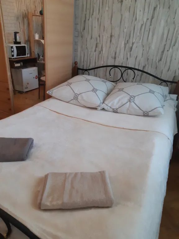 Квартира Комната в 3-х комнатной квартире, рядом с метро — Москва