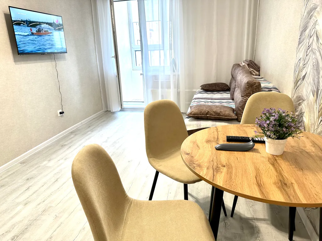 Отличная квартира, в новом доме с прекрасным видом на реку Иртыш