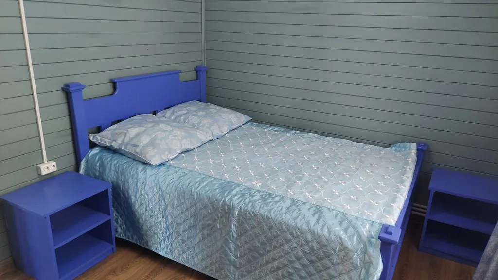 Современный дом с видом на лес