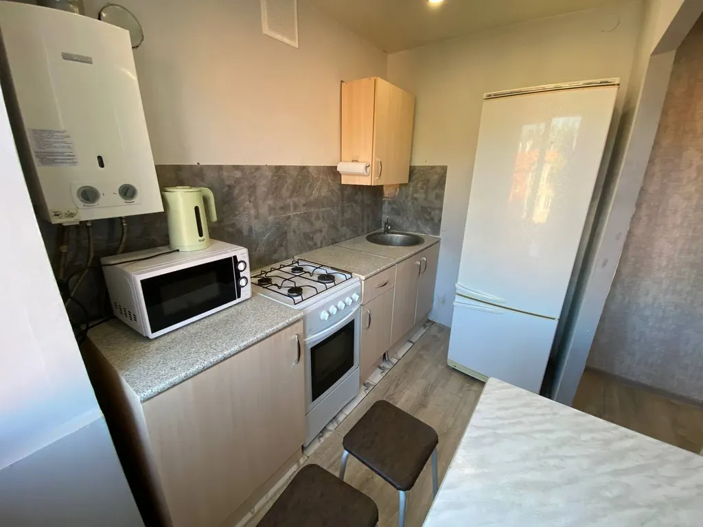 Шикарная однушка с отдельной комнатной в Зареченском районе