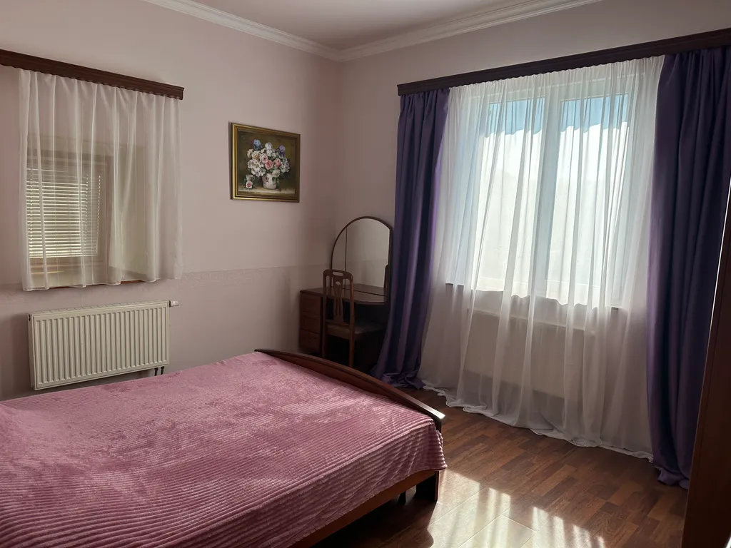 Тихий и уютный дом с террасой с видом на горы