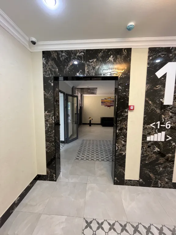 Дизайнерская квартира в доме бизнес класса с бассейном на крыше