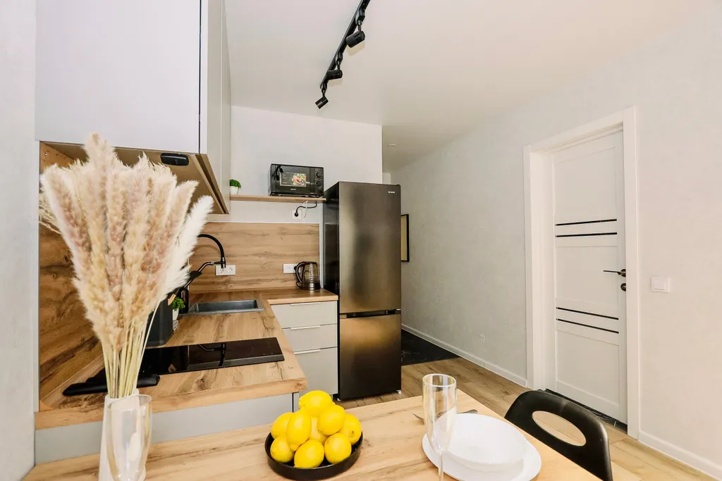 Дизaйнepcкая квартиpа пpемиум-клаccа c бaлкoном