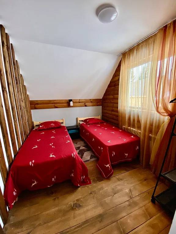 Избушки Guesthouse большая