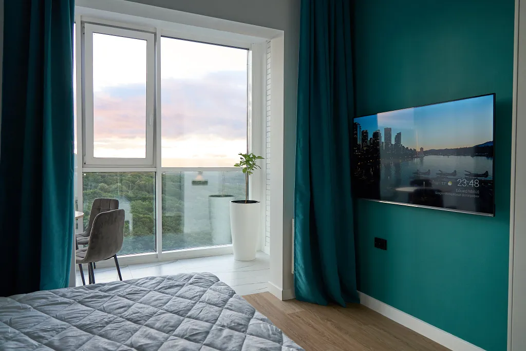 Новая студия с видом на море и дизайнерским ремонтом