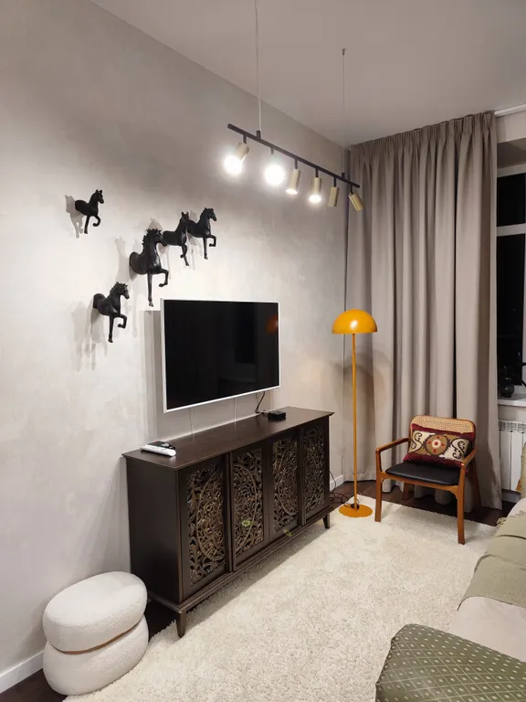 Трёхкомнатная квартира с элементами колониального стиля у подъемника