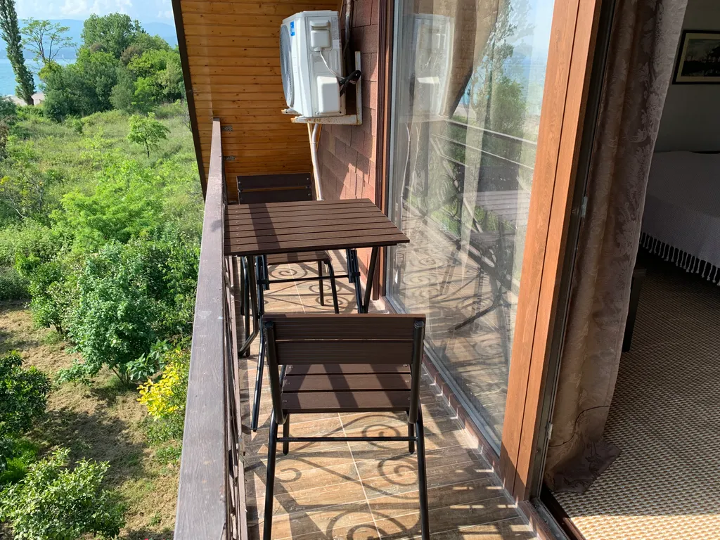 Апартаменты с видом и выходом на море