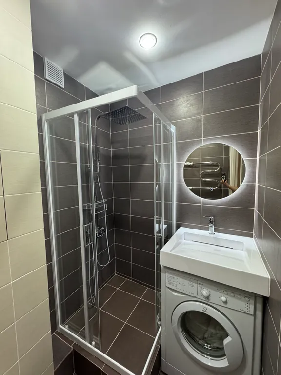 1-комнатная уютная с дополнительной спальней с дверью