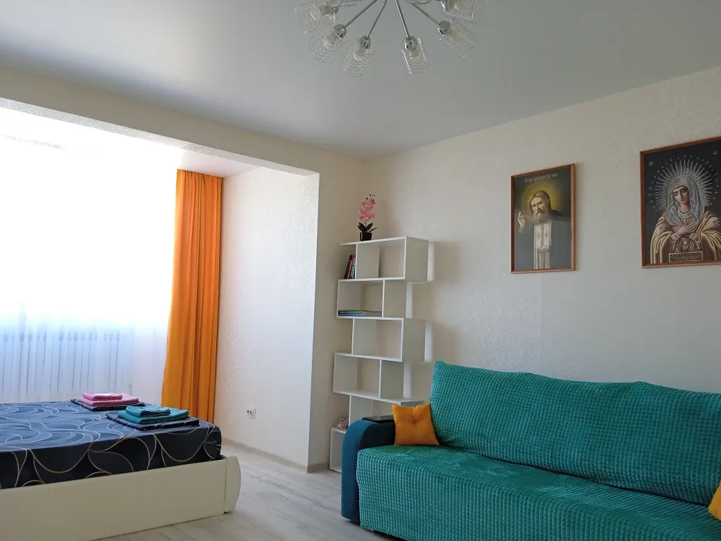 Просторная студия рядом с монастырем в новом доме