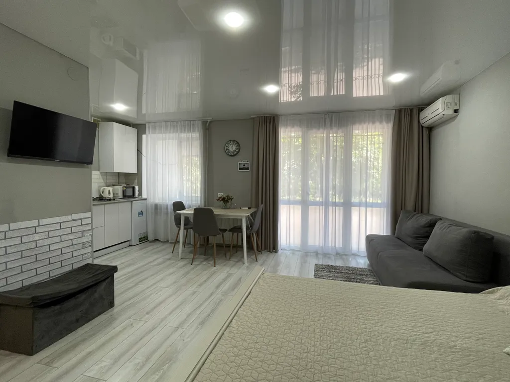 Квартира-студия в центре возле набережной