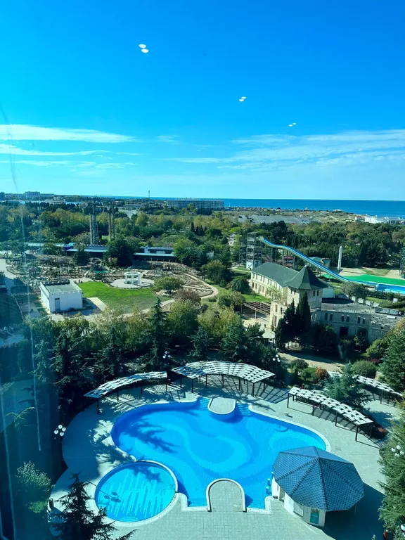 Аквамарин недалеко от моря с бассейном и банями