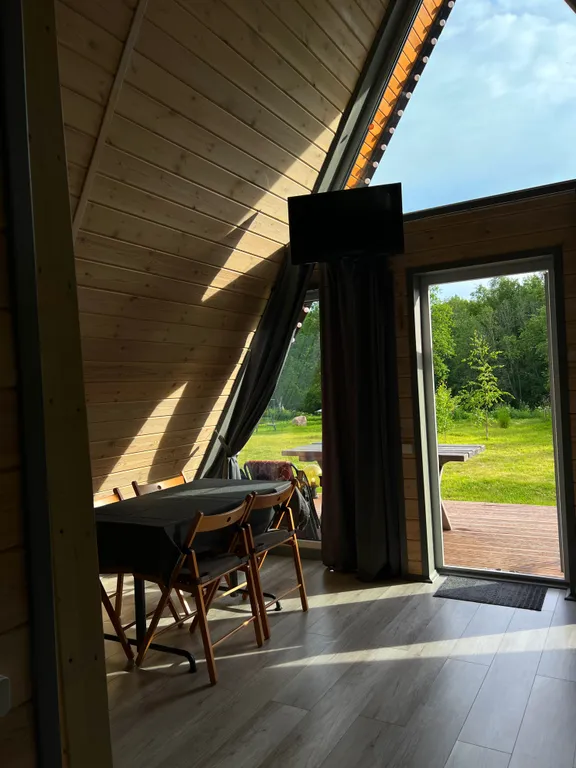 Коттедж Треугольный коттедж на берегу реки Лава — Ручьи