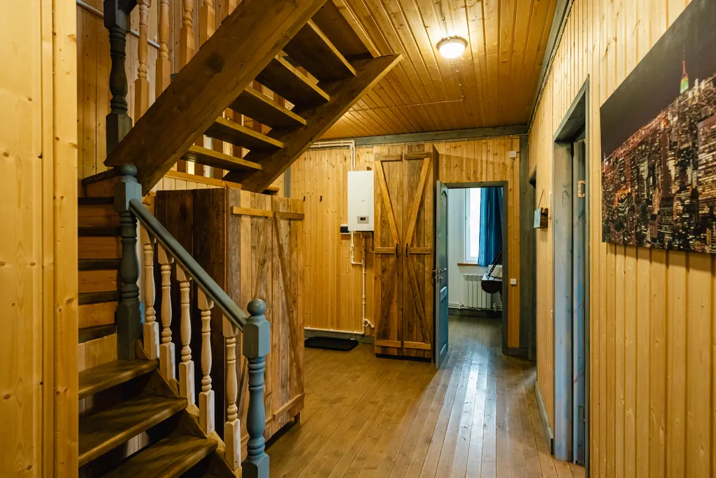 Коттедж у пруда