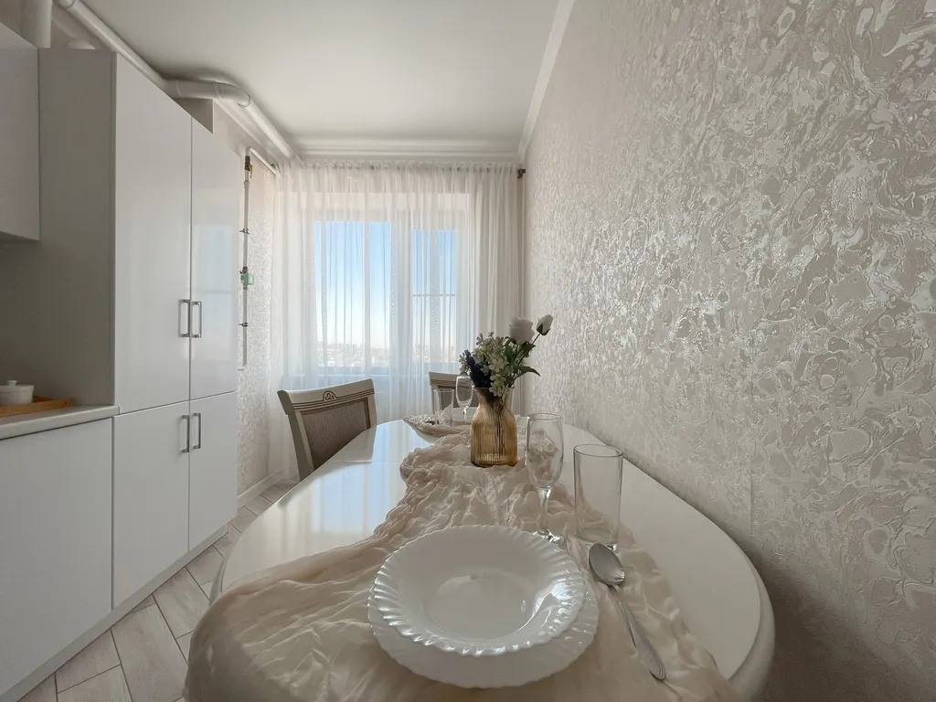 Современная квартира с видом на реку Кутум