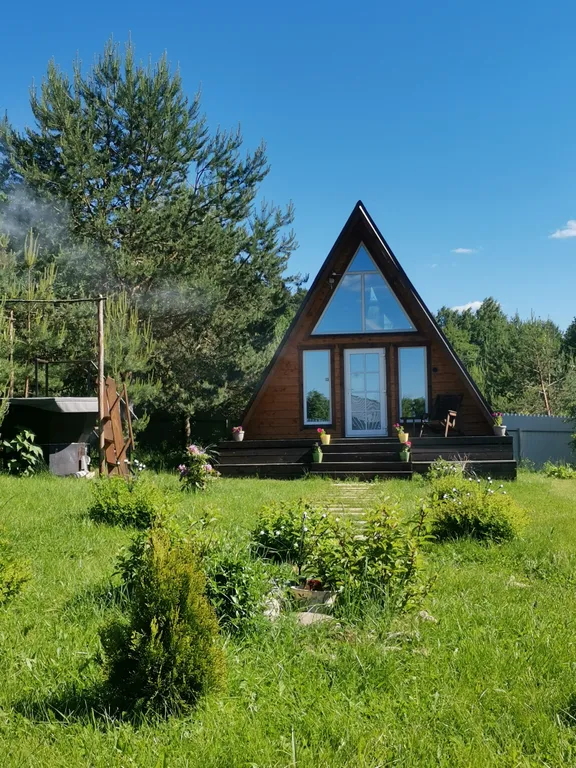 Дом 42m2 — чан, кухня, панорамный вид на лес