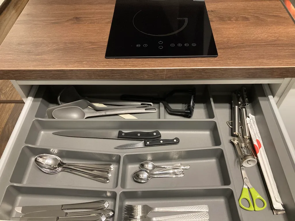 Уютная студия в лаконичном стиле